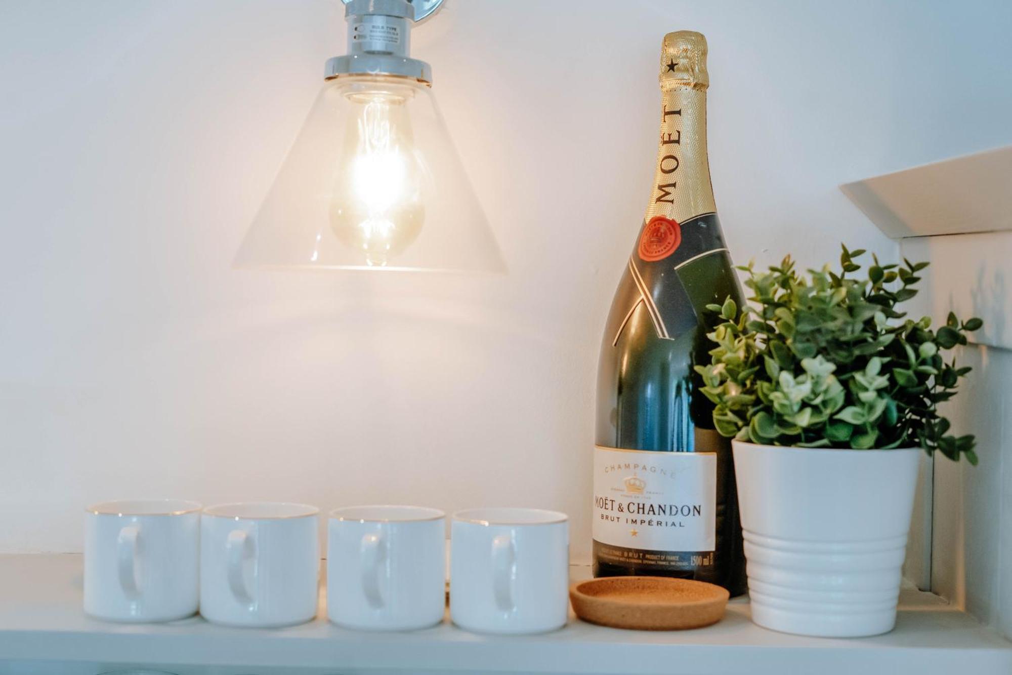 Dragon Parade Apartment - Central Harrogate Bagian luar foto