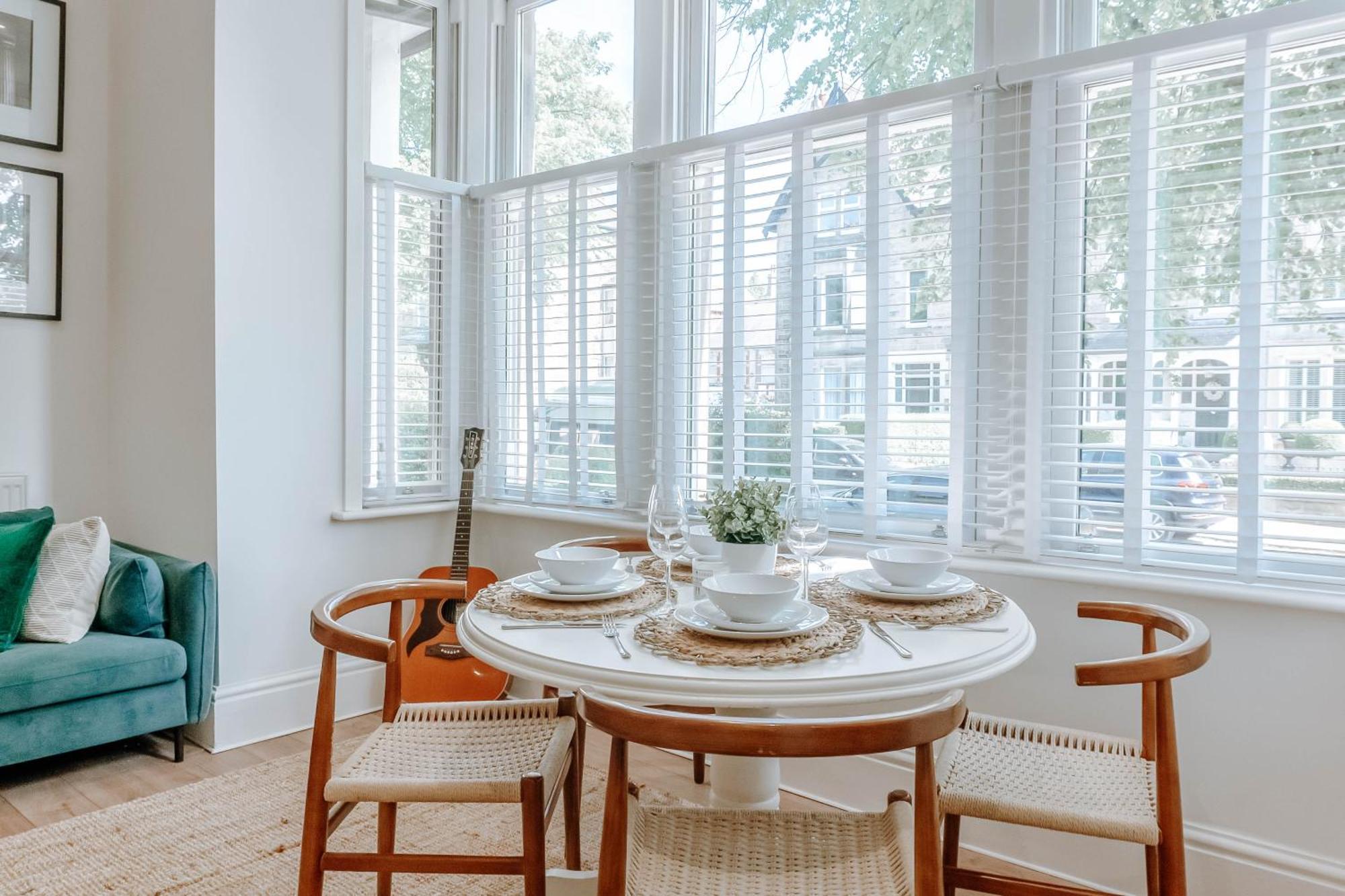 Dragon Parade Apartment - Central Harrogate Bagian luar foto
