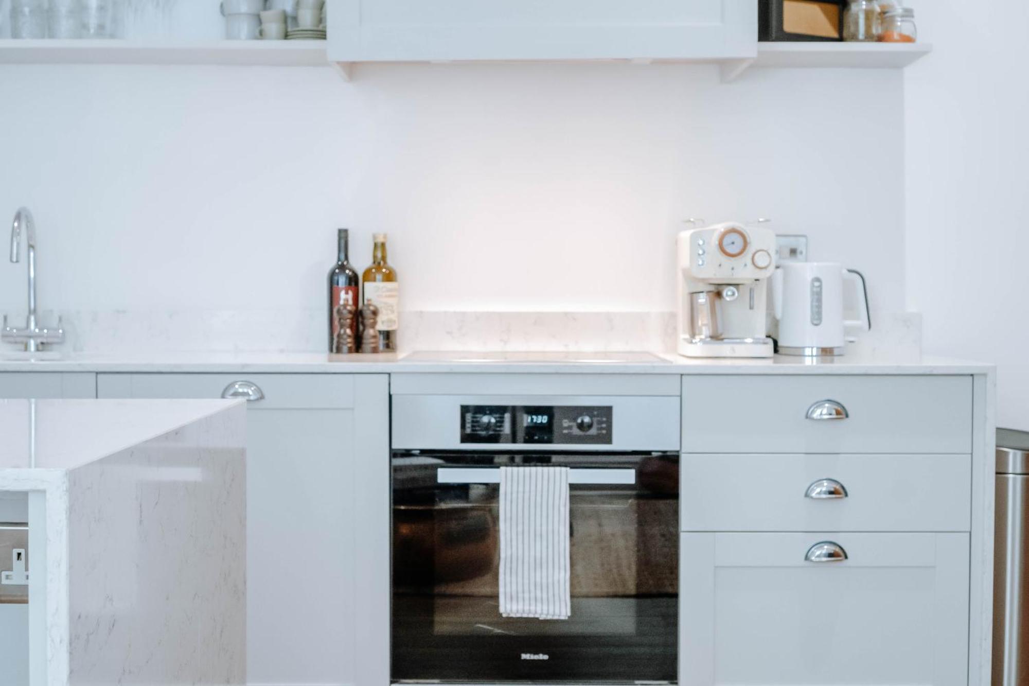 Dragon Parade Apartment - Central Harrogate Bagian luar foto