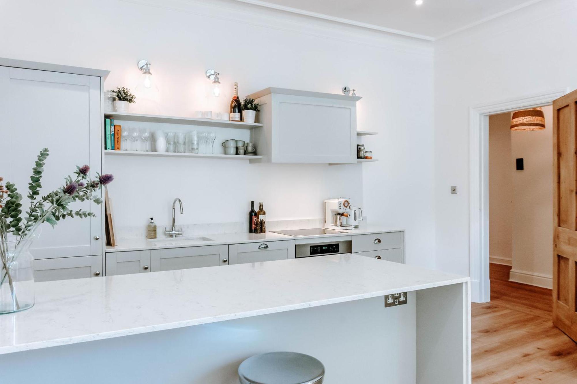Dragon Parade Apartment - Central Harrogate Bagian luar foto