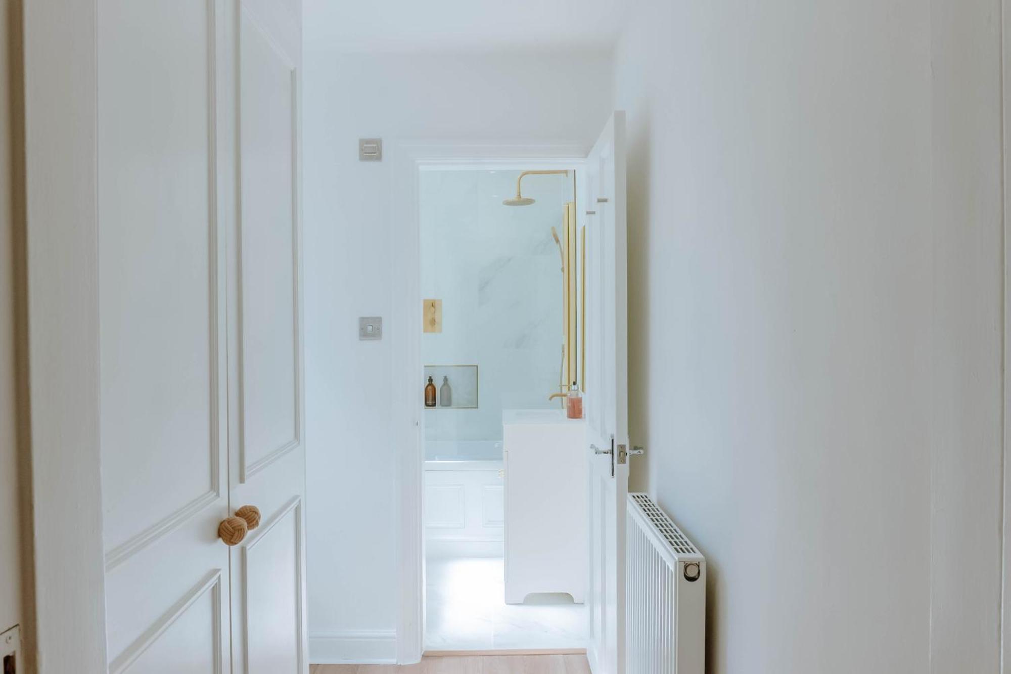 Dragon Parade Apartment - Central Harrogate Bagian luar foto