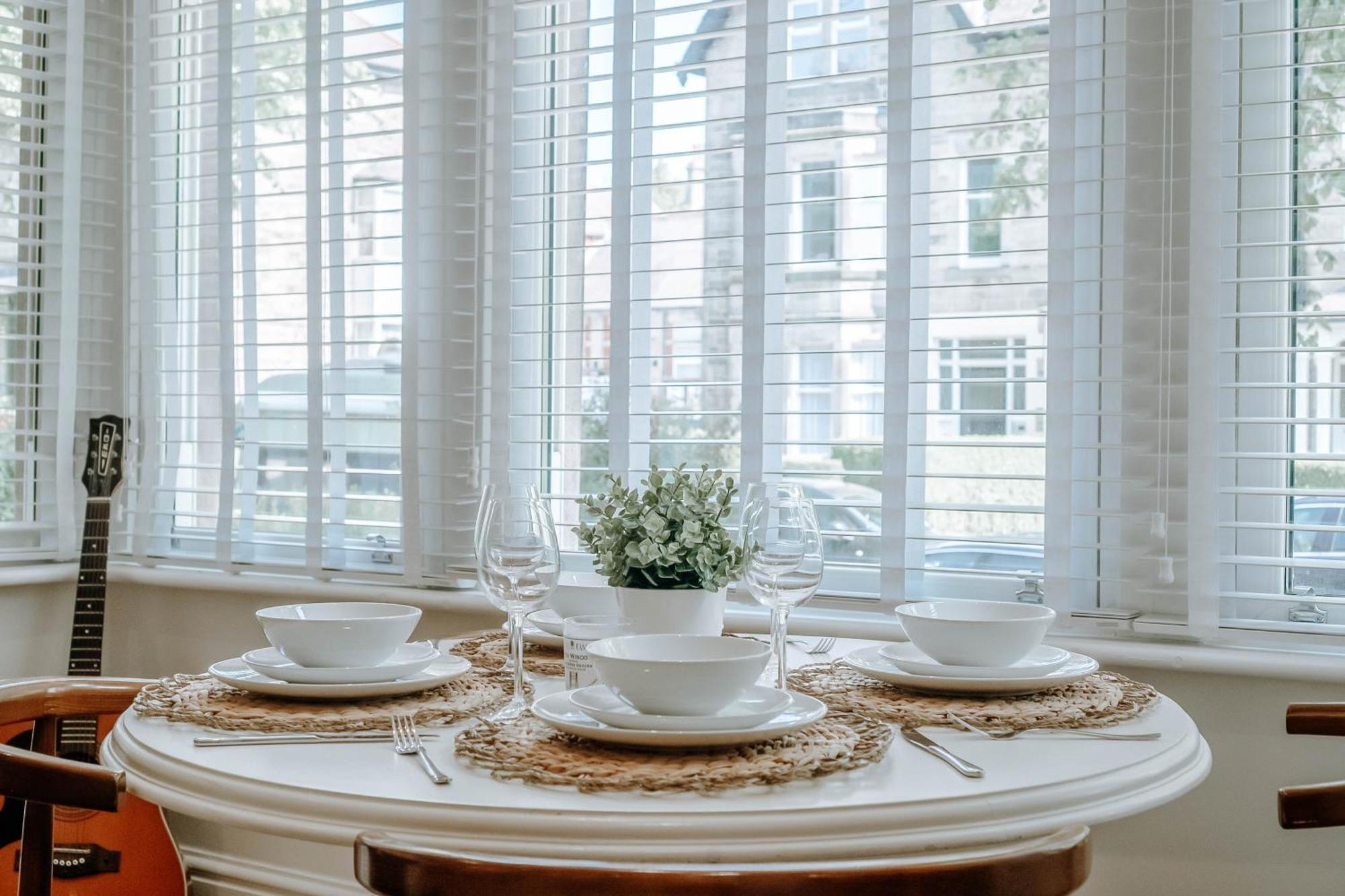 Dragon Parade Apartment - Central Harrogate Bagian luar foto