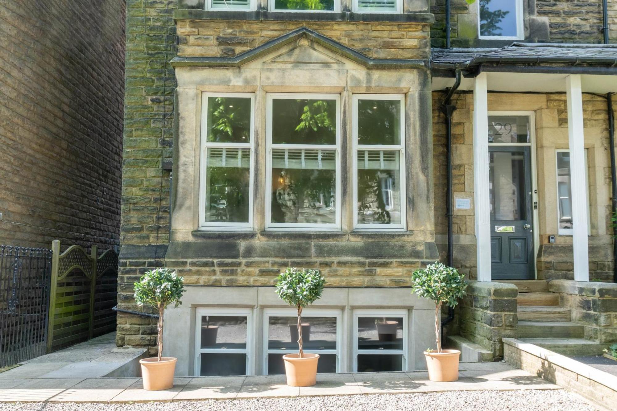 Dragon Parade Apartment - Central Harrogate Bagian luar foto
